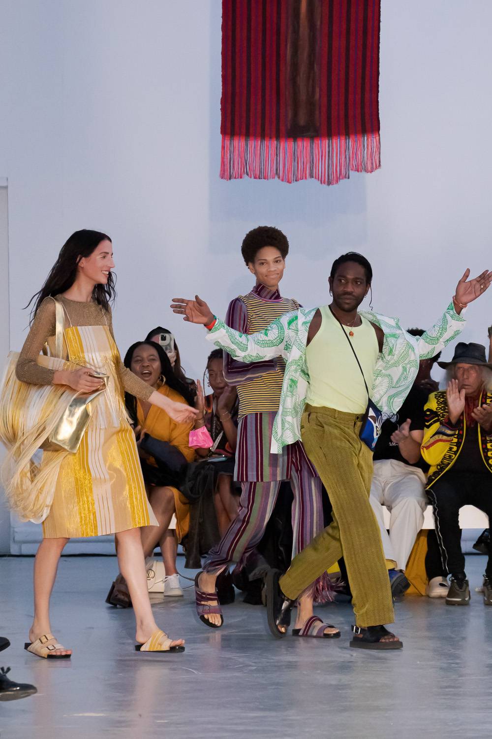 Le Nigérian Kenneth Ize a présenté une collection lumineuse. Crédit : DR